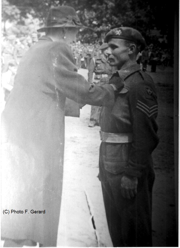 Jean Bourg est décoré de la Croix de Guerre