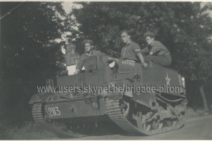 Avril 1945. Lucien Devis fait partie de la Cie MMG (Medium Machine Gun)